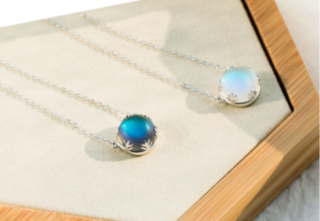 Mesmerizing Aura Crystal Gemstone Women Pendant